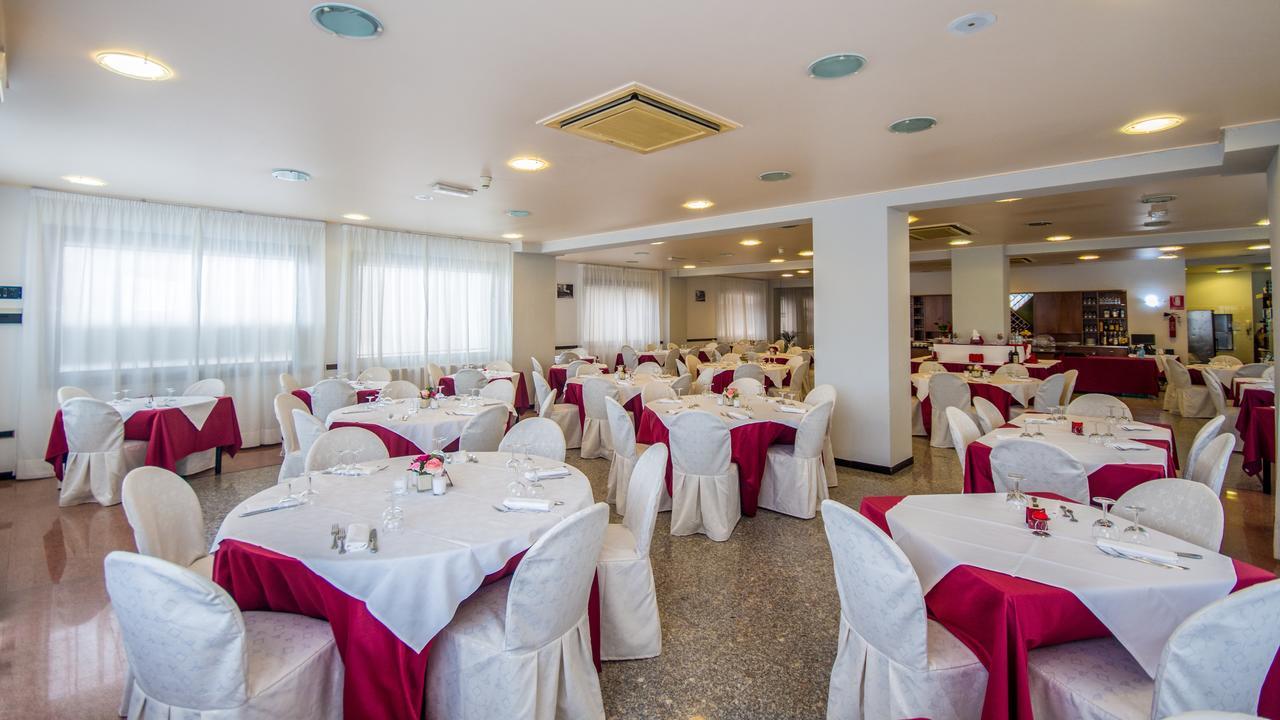 New Petit Hotel Tempio Pausania Exterior foto