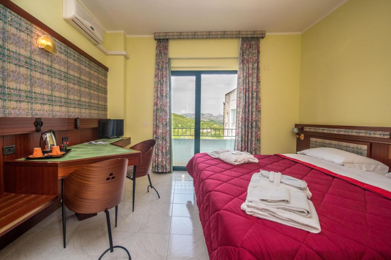 New Petit Hotel Tempio Pausania Exterior foto